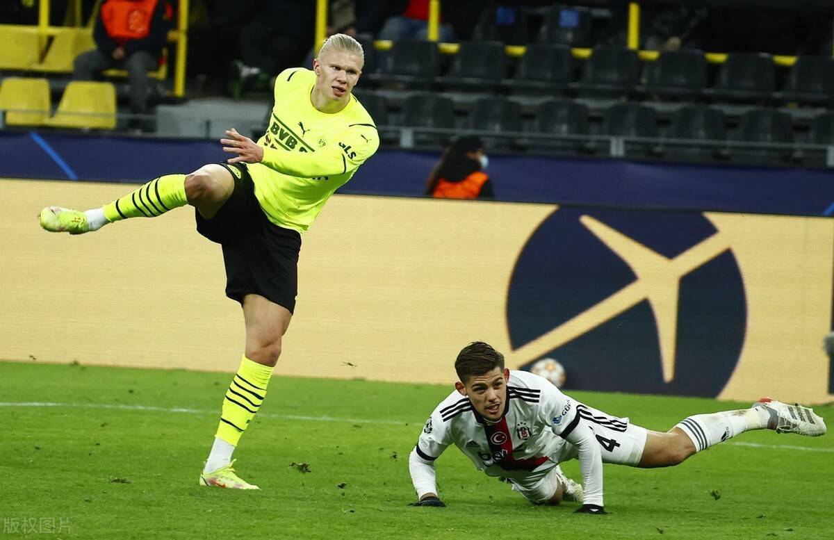 包含尤文图斯战术微调备战CBA季后赛俄克拉荷马雷霆豪取连胜，这操作让人直呼：阿贾克斯赛后造点机会的词条