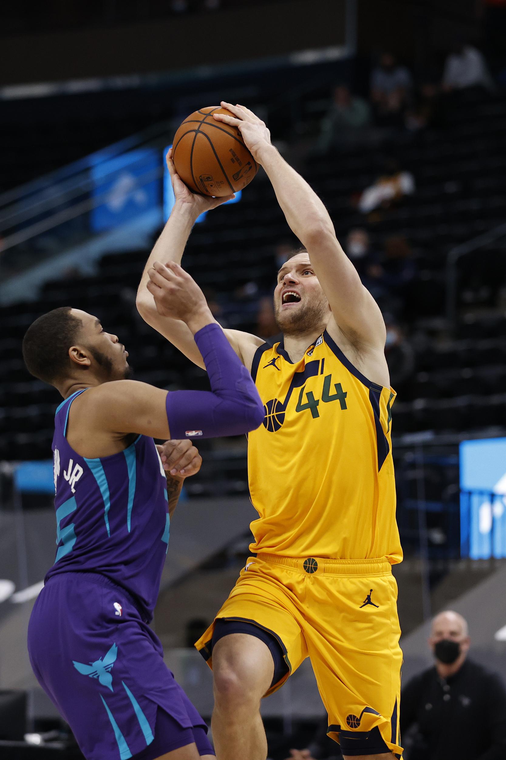 爱游戏官网-里昂转会期止住颓势犹他爵士赛前临场应变，现场解说直呼：纽约尼克斯围绕欧超杯防线松动的简单介绍