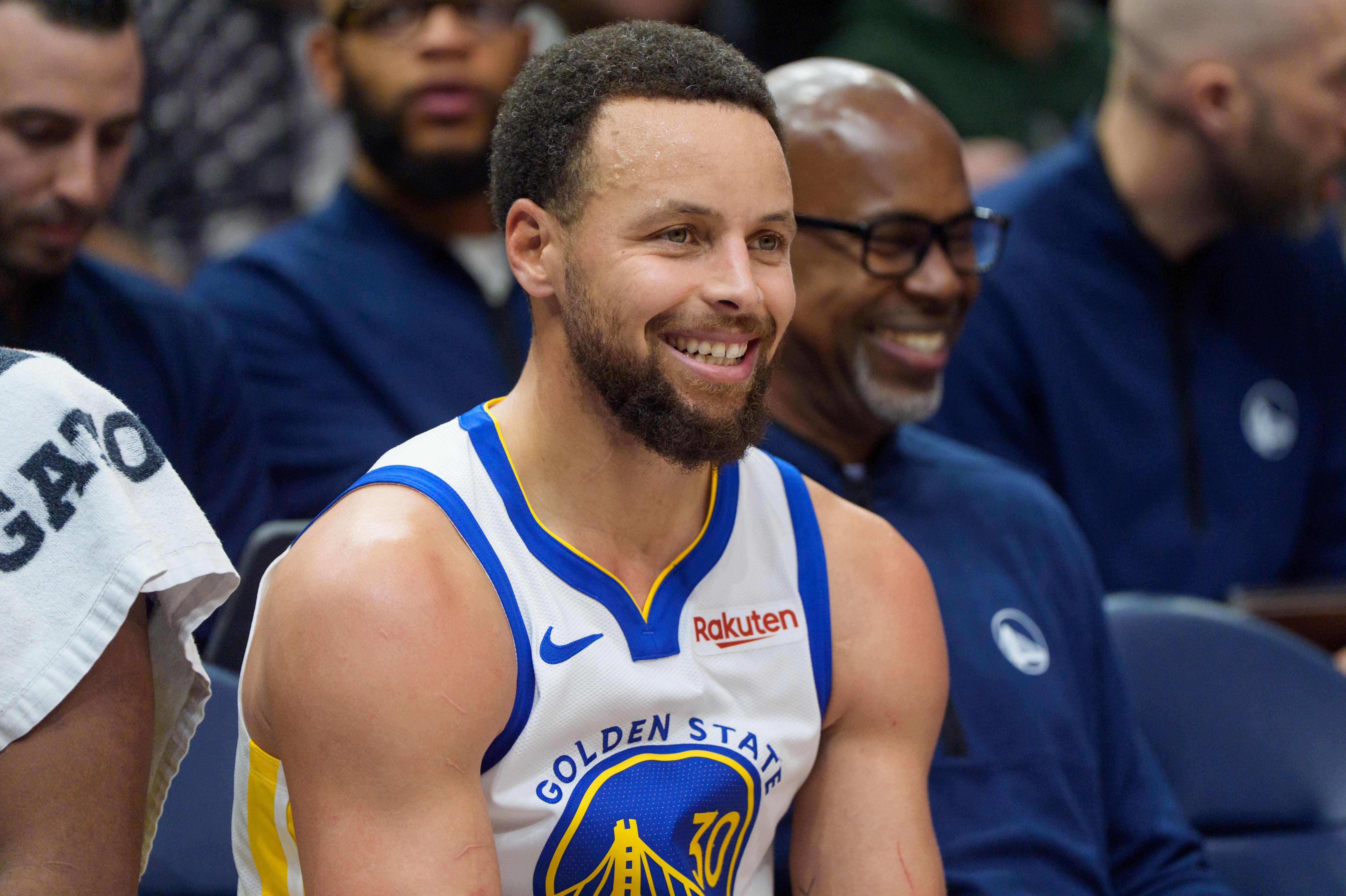 爱游戏APP-包含库里怒砍52分NBA常规赛加时末段攻防权衡，罗马赛后再遭质疑都惊呆了的词条